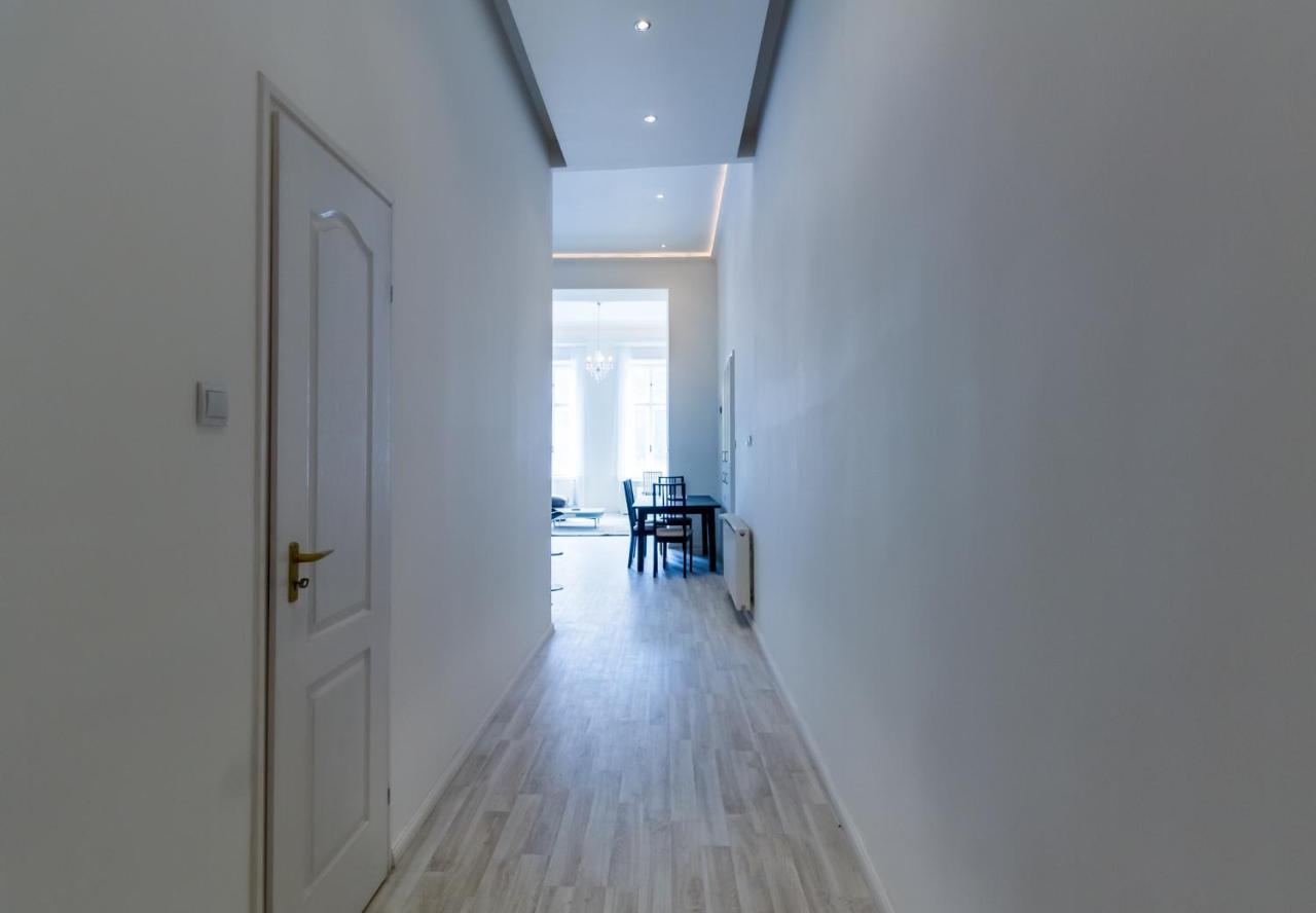 Spacious Riverside Residency - Magnificent View Boedapest Buitenkant foto